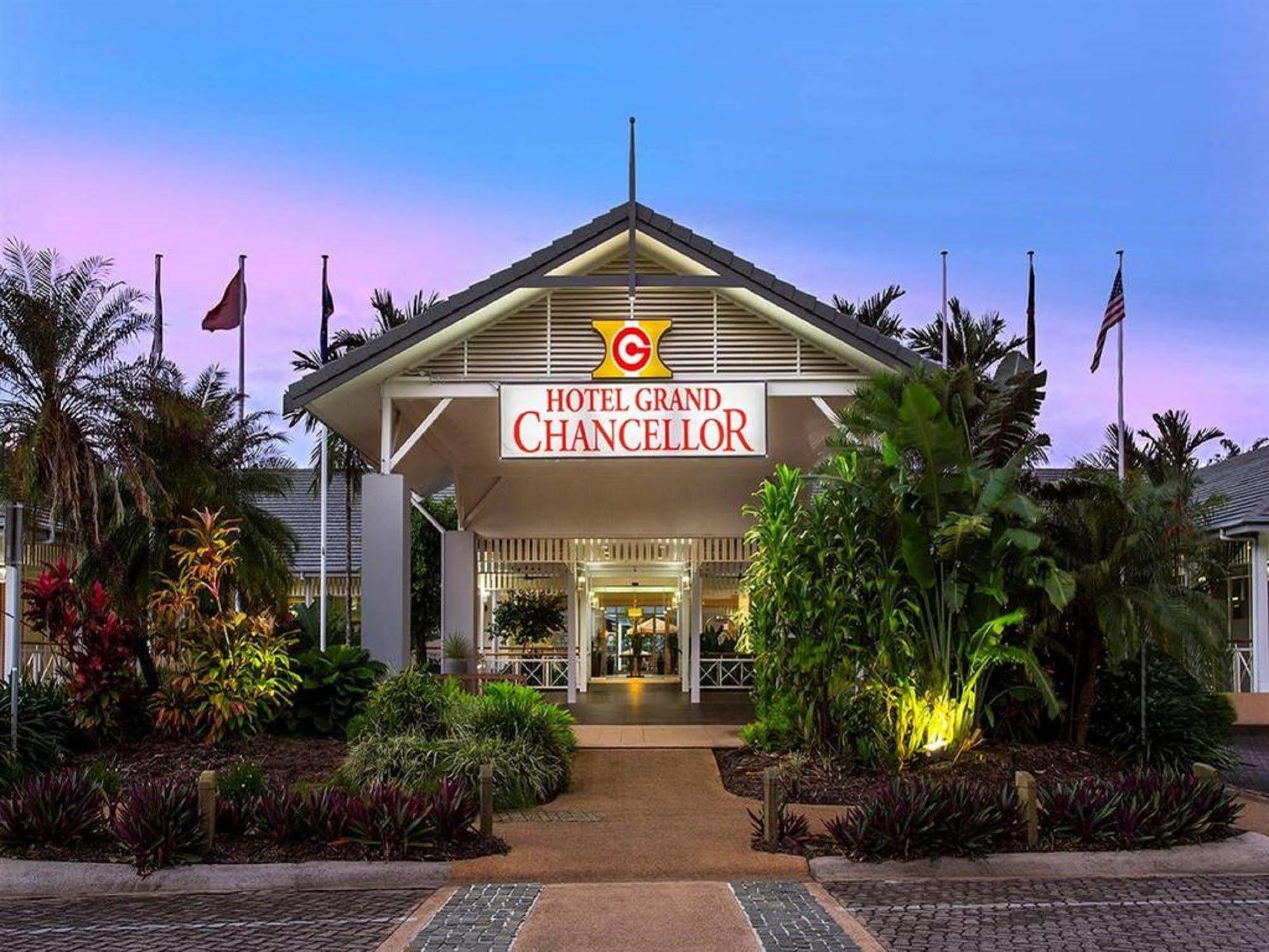 Hotel Grand Chancellor Palm Cove Exterior photo