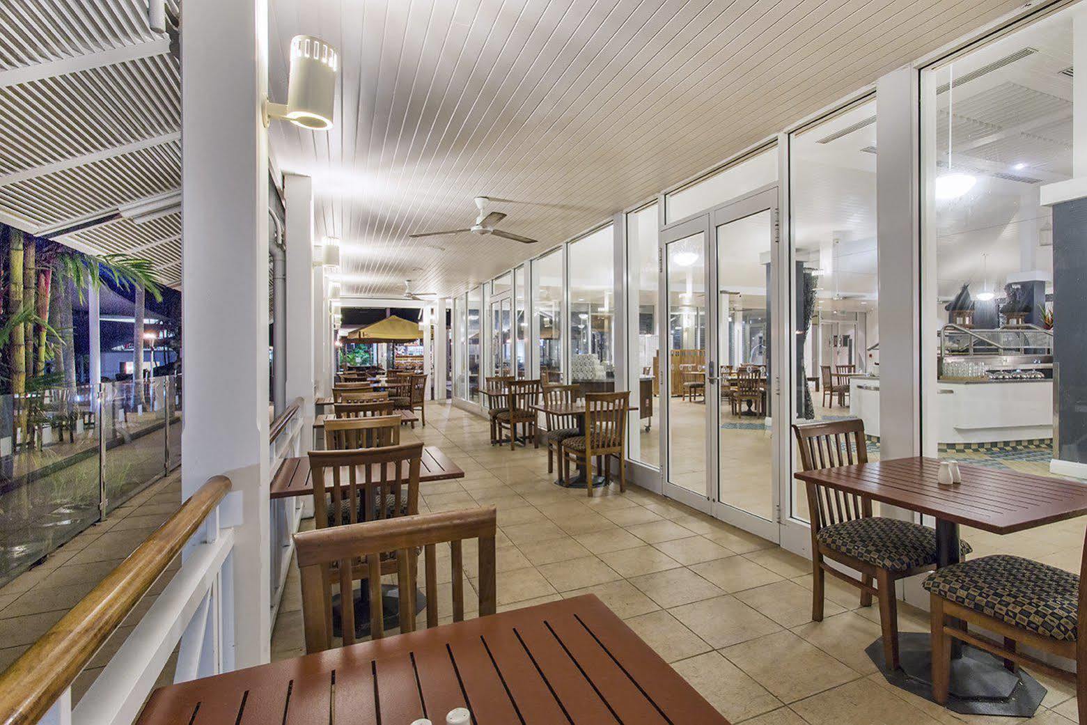 Hotel Grand Chancellor Palm Cove Exterior photo