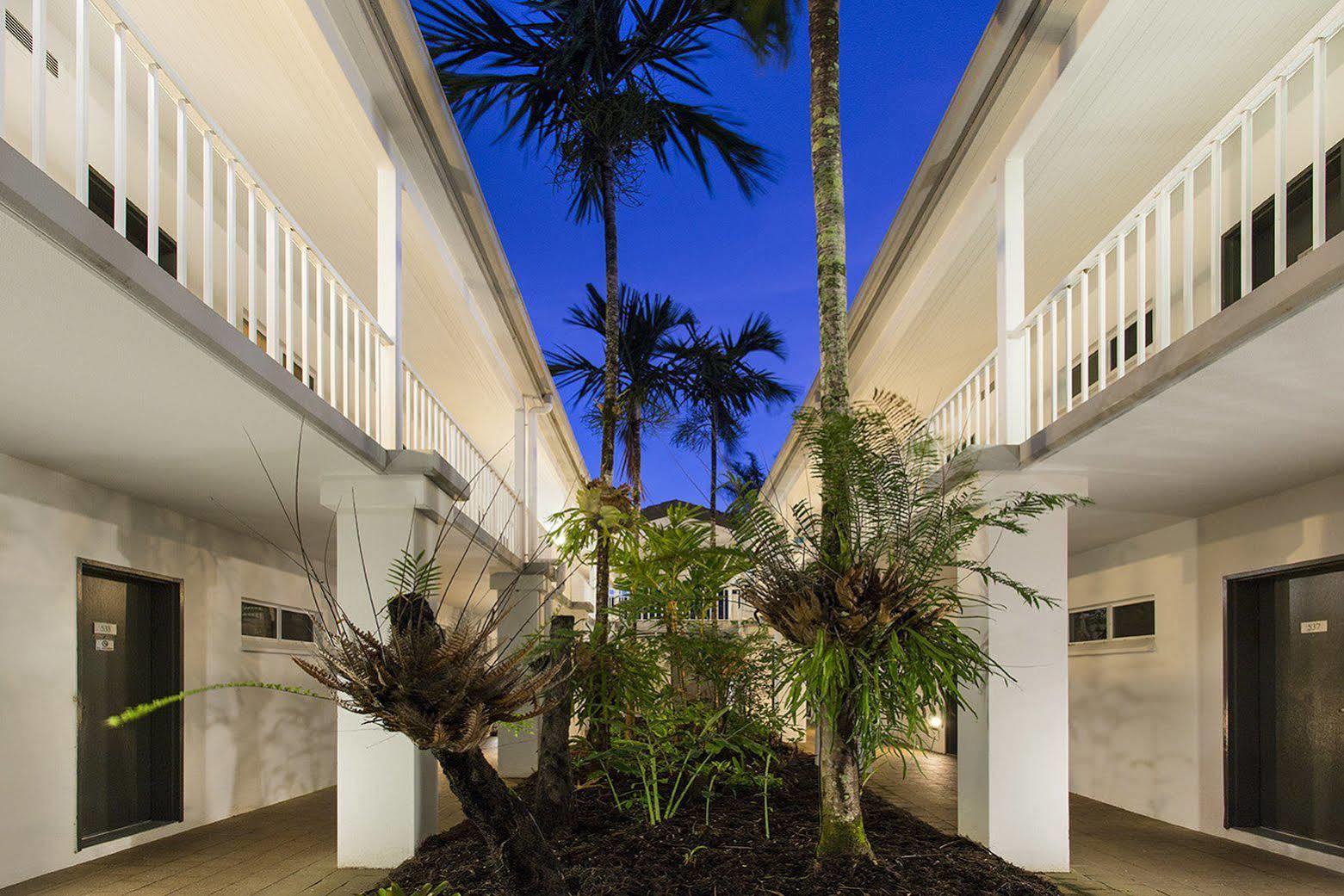 Hotel Grand Chancellor Palm Cove Exterior photo