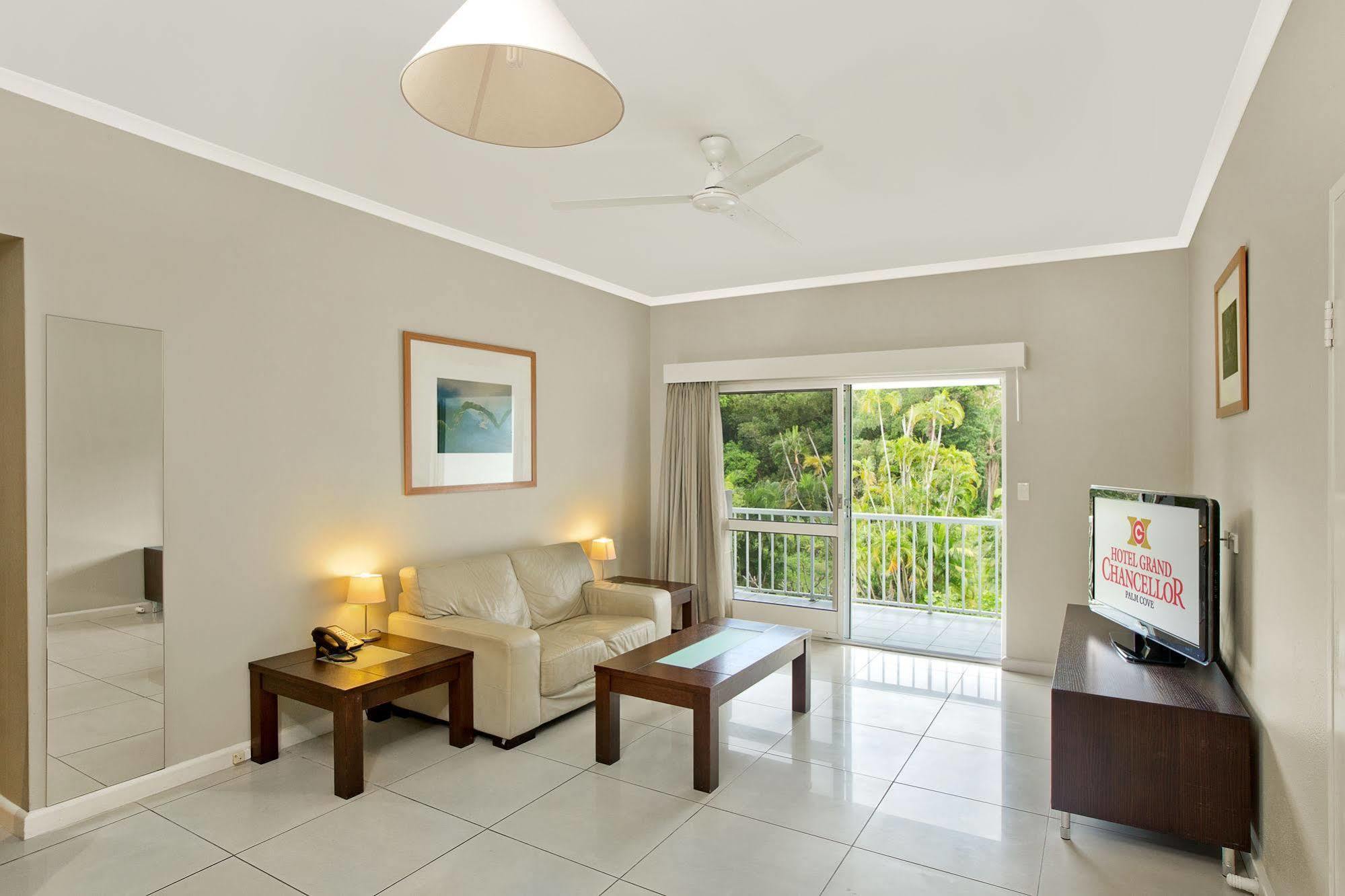 Hotel Grand Chancellor Palm Cove Exterior photo